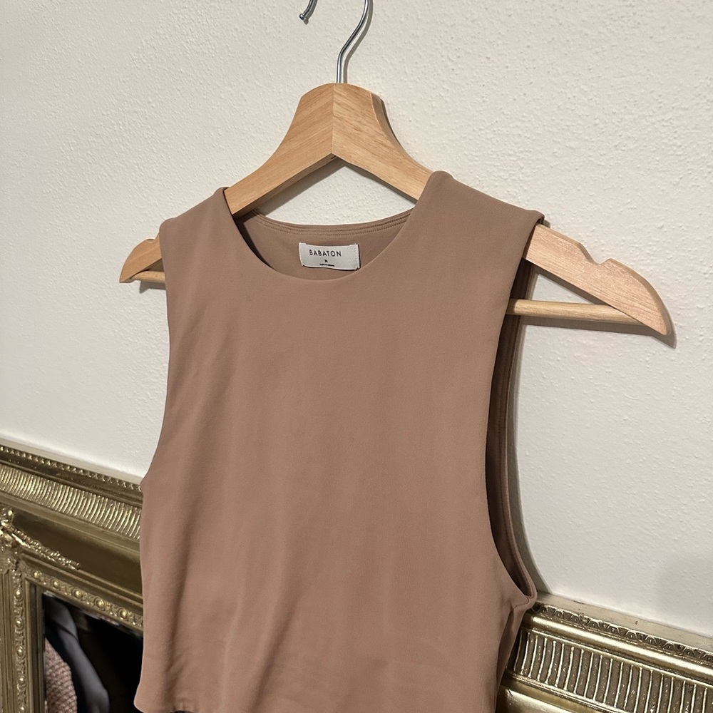 Babaton Sleeveless cropped tank